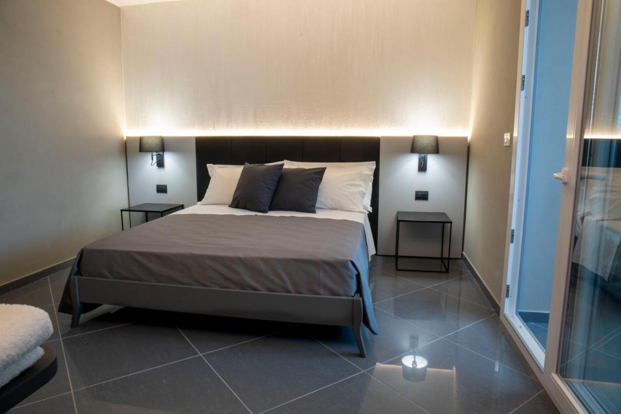 Hotel Tranquillo Uptown Lecce Esterno foto