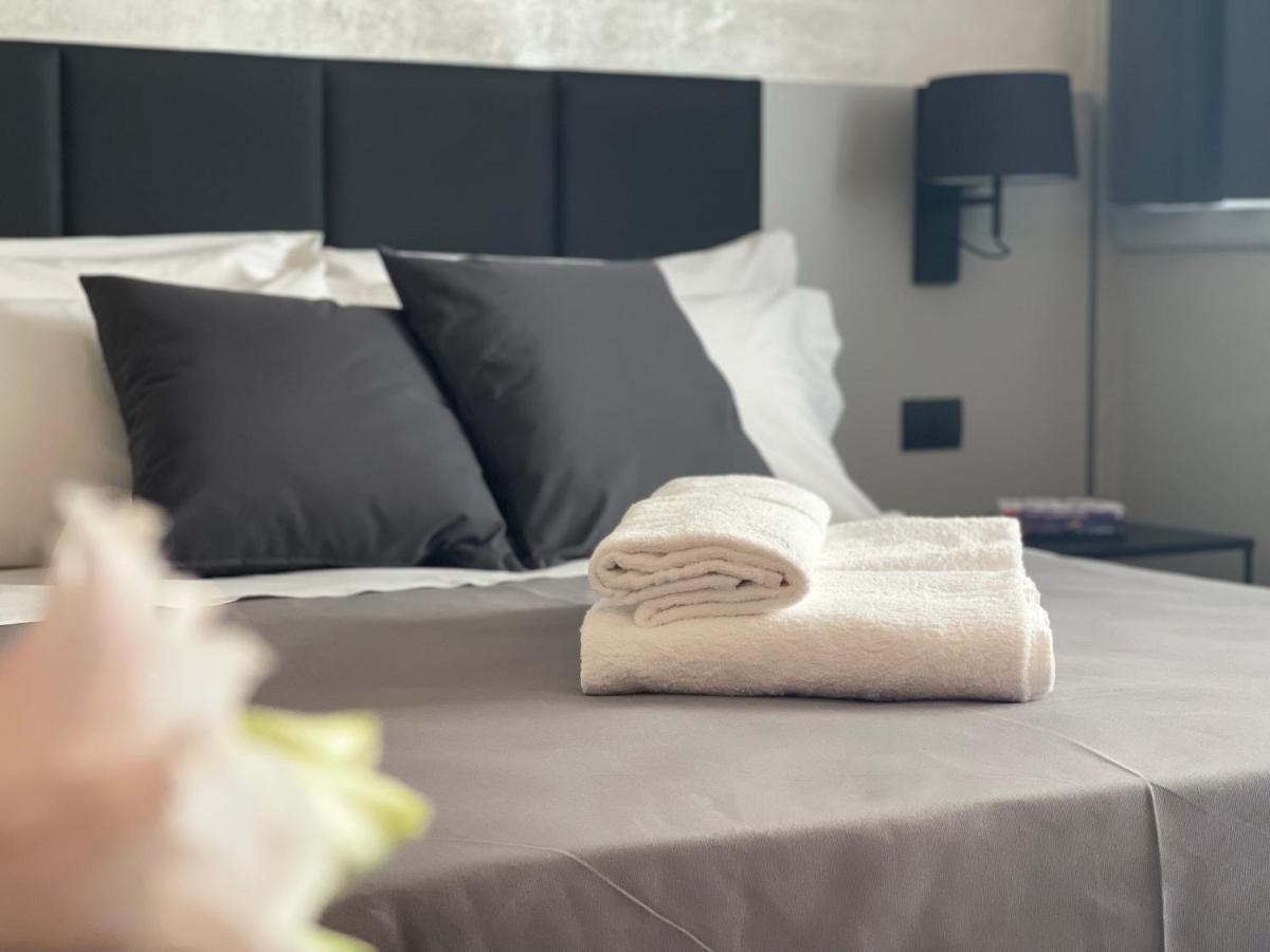 Hotel Tranquillo Uptown Lecce Esterno foto
