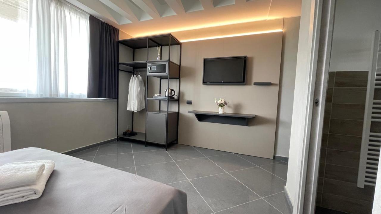 Hotel Tranquillo Uptown Lecce Esterno foto