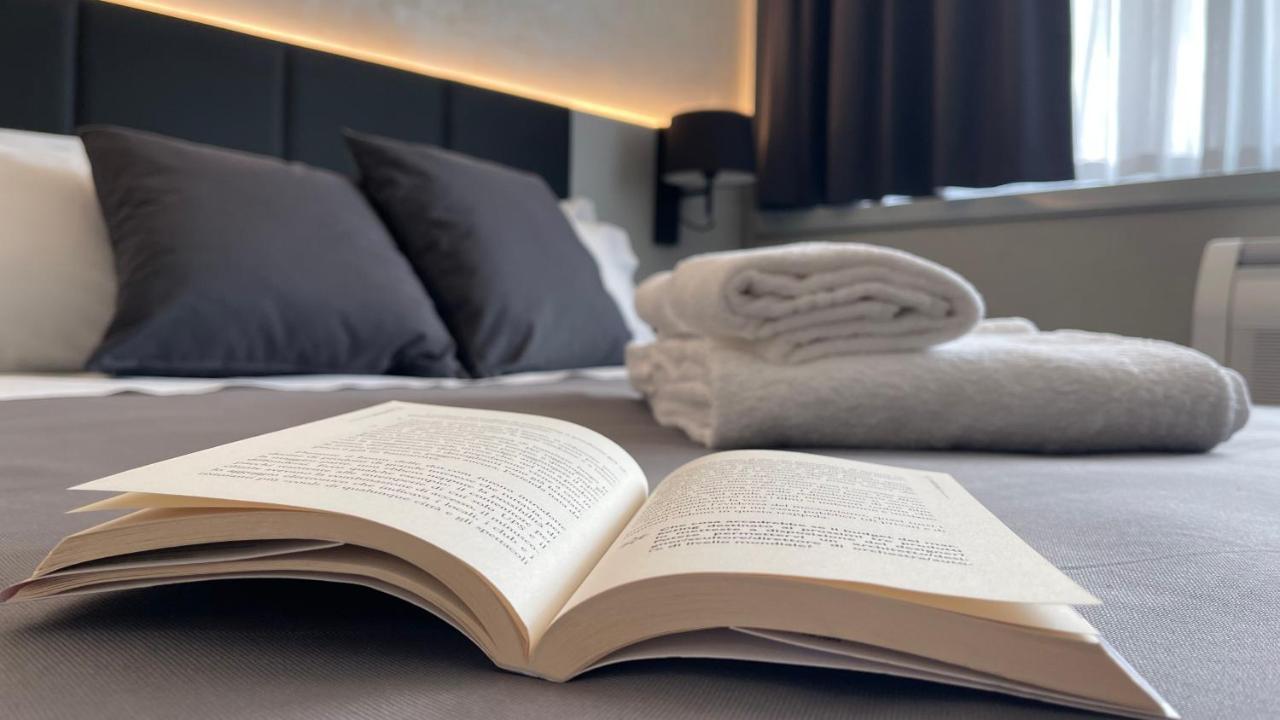 Hotel Tranquillo Uptown Lecce Esterno foto