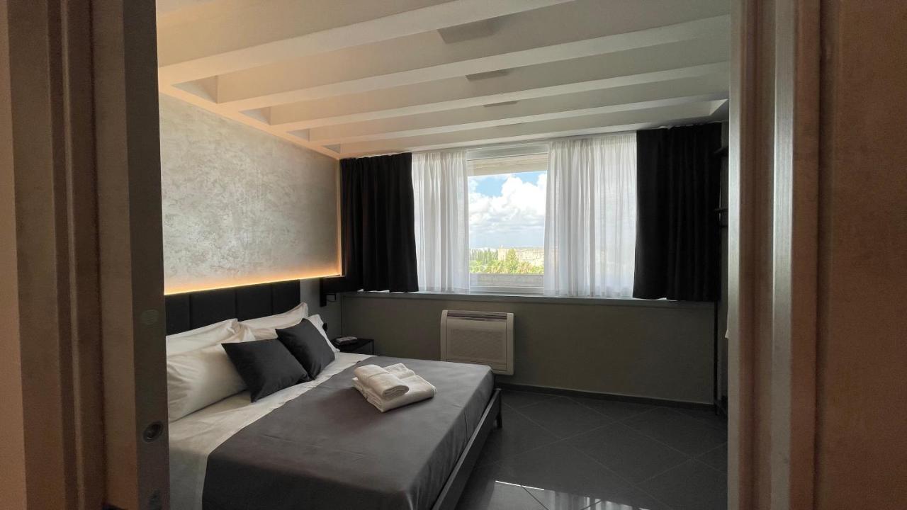 Hotel Tranquillo Uptown Lecce Esterno foto