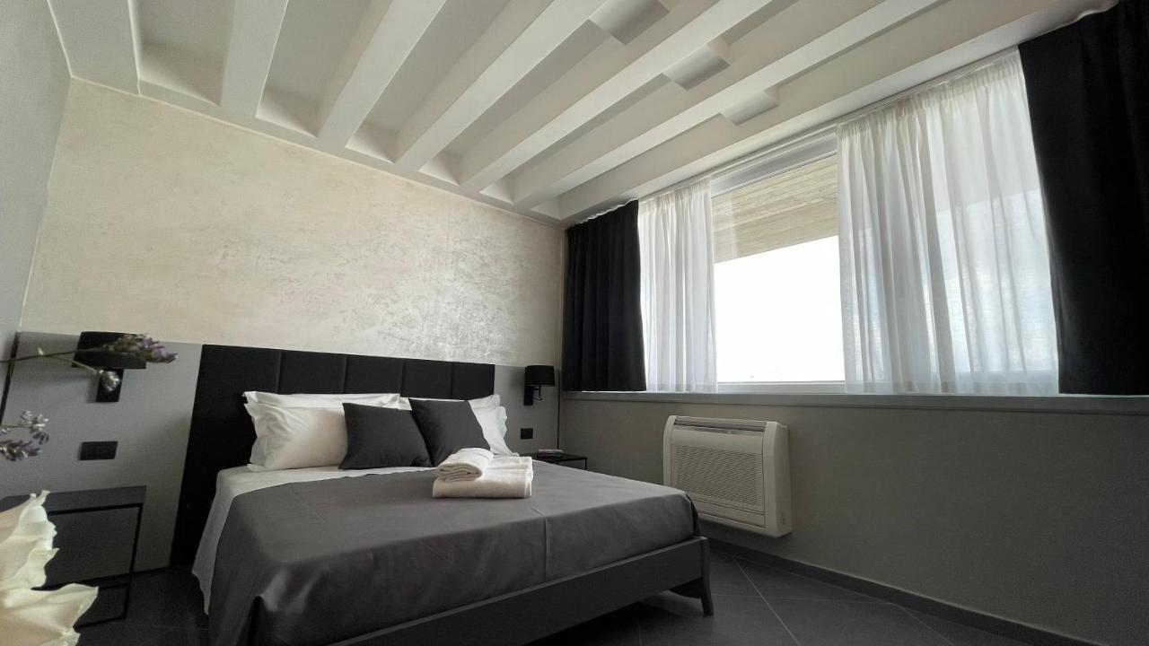 Hotel Tranquillo Uptown Lecce Esterno foto